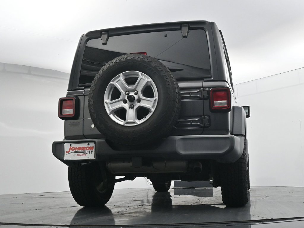 Used 2018 Jeep Wrangler Unlimited Sport S AWD/4WD image 32