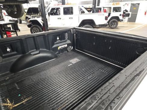 Used 2019 Ford F150 Lariat w/ Equipment Group 502A Luxury AWD/4WD image 11