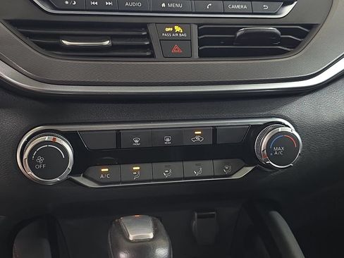 Used 2023 Nissan Altima 2.5 SR FWD image 25