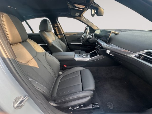 Certified 2026 BMW 330i xDrive Sedan w/ M Sport Package AWD/4WD image 15