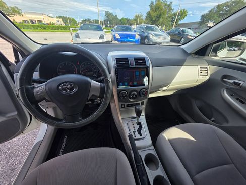 Used 2013 Toyota Corolla LE FWD image 10