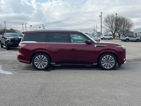 Used 2025 INFINITI QX80 Sensory image 4