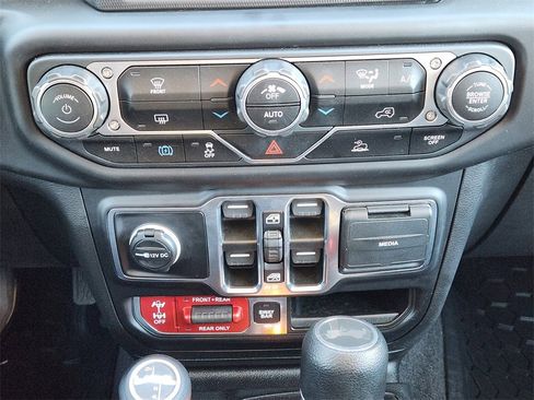 Used 2023 Jeep Wrangler Unlimited Rubicon 4xe image 22