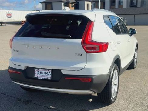 Used 2020 Volvo XC40 T5 Momentum image 8