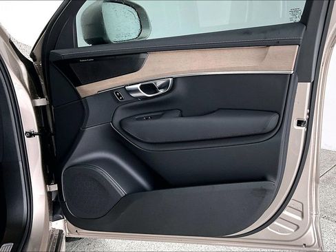 New 2026 Volvo XC90 B5 Plus image 20