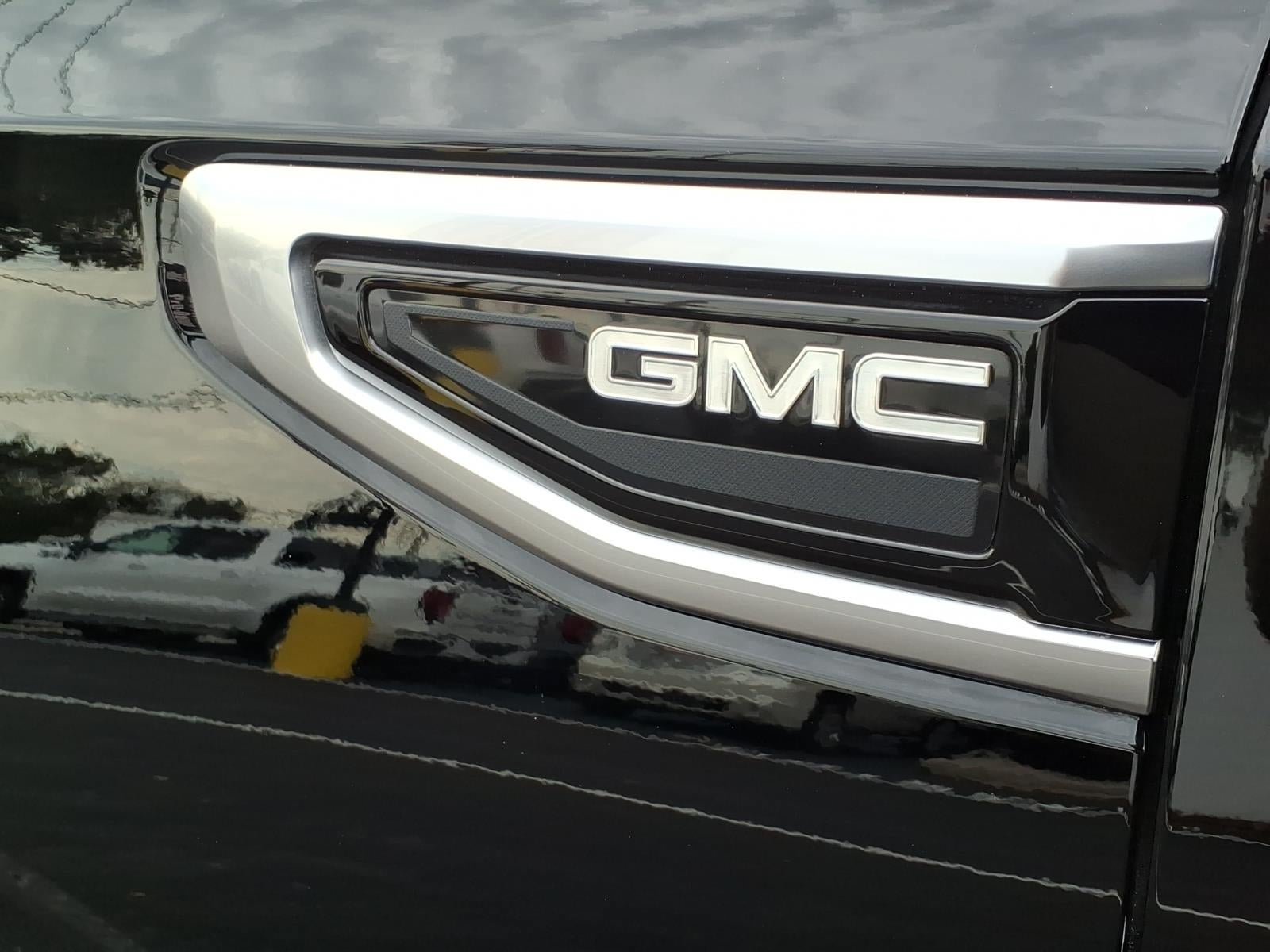 Used 2024 GMC Yukon Denali w/ Denali Reserve Package AWD/4WD image 10