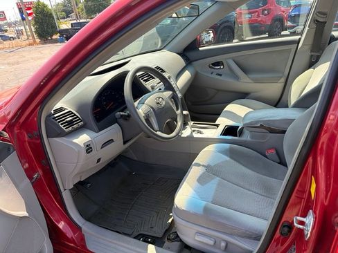 Used 2011 Toyota Camry LE FWD image 11