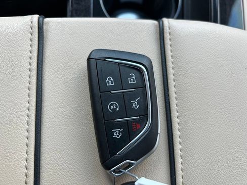 Used 2022 Cadillac Escalade Premium Luxury w/ Performance Package AWD/4WD image 37