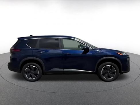 Used 2025 Nissan Rogue SV AWD/4WD image 7