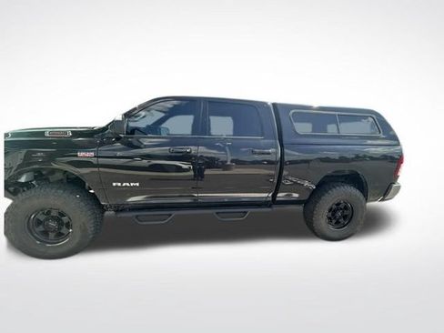 Used 2022 RAM 2500 Big Horn AWD/4WD image 2