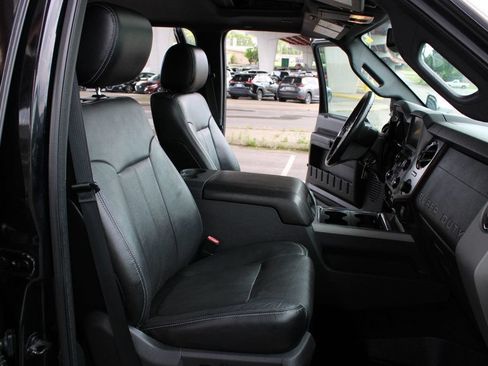 Used 2016 Ford F250 Lariat w/ Lariat Ultimate Package AWD/4WD image 18