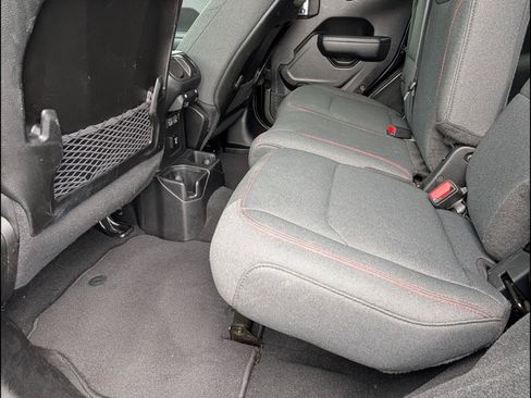 Used 2024 Jeep Wrangler Unlimited Rubicon AWD/4WD image 15