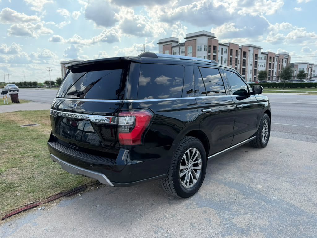 Used 2018 Ford Expedition Limited w/ Driver Assistance Package RWD image 6