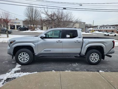 New 2026 Toyota Tacoma SR5 RWD image 8