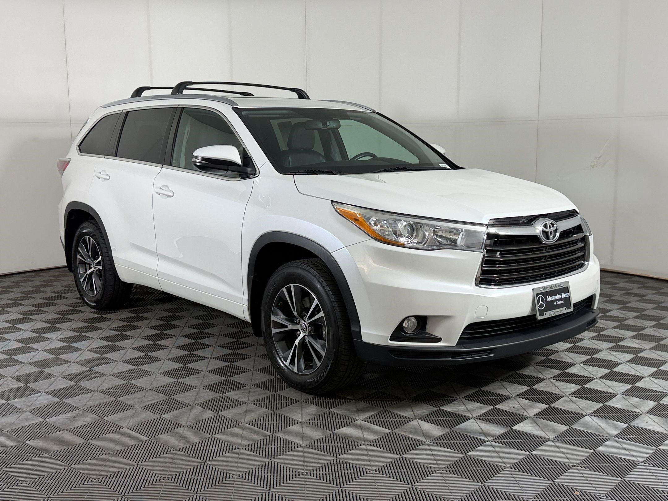 Used 2016 Toyota Highlander XLE AWD/4WD image 7