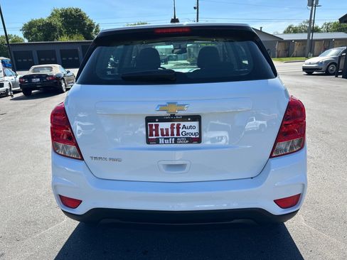 Used 2018 Chevrolet Trax LS AWD/4WD image 4