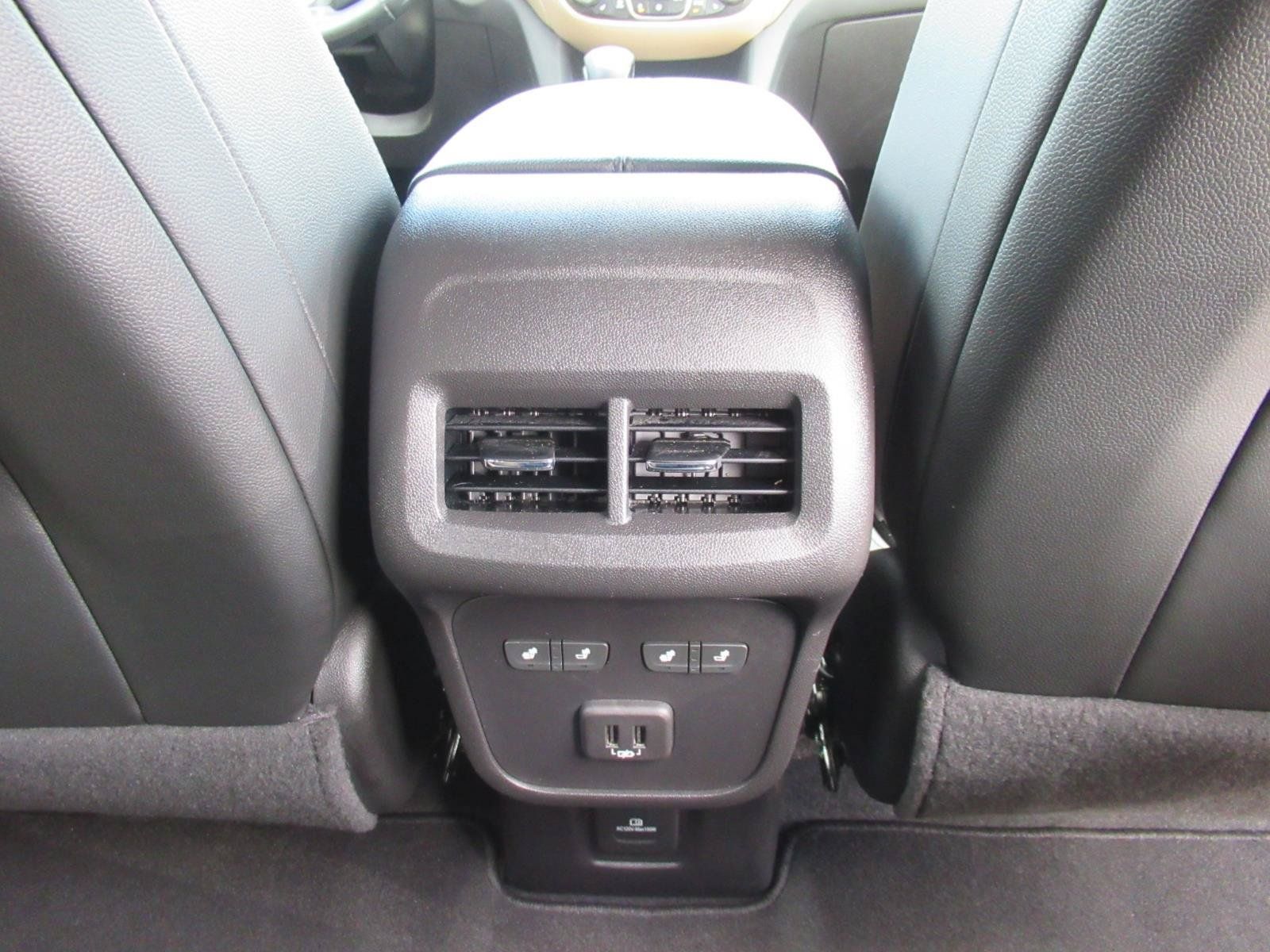 Used 2023 Chevrolet Equinox Premier FWD image 33