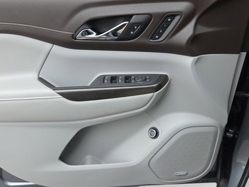 Used 2022 GMC Acadia SLT w/ Technology Package image 20