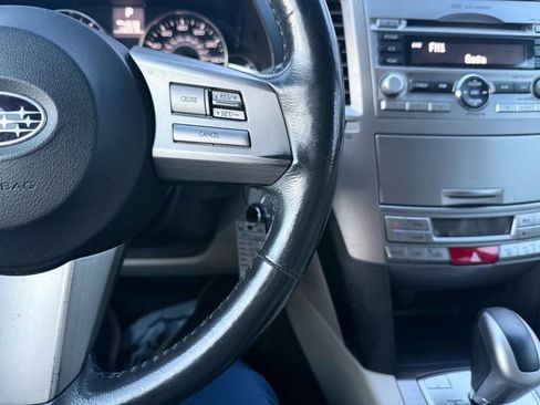 Used 2011 Subaru Outback 3.6R Limited w/ PWR Moonroof Pkg image 17