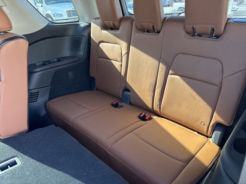 Used 2025 Nissan Pathfinder Platinum w/ Cargo Package image 26