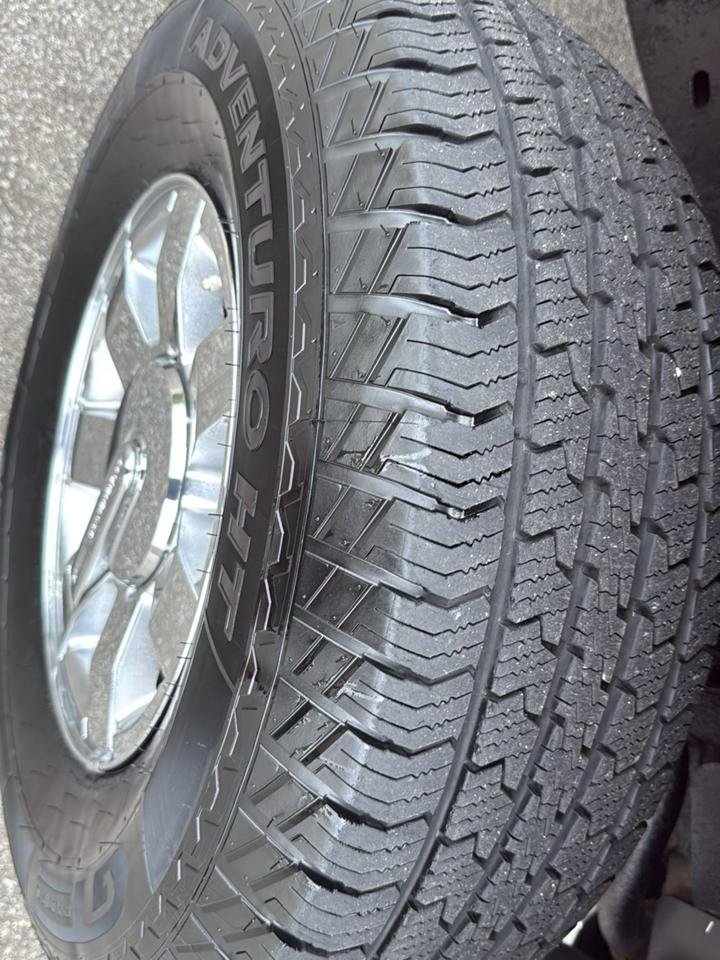 Used 2008 HUMMER H3 Alpha AWD/4WD image 11