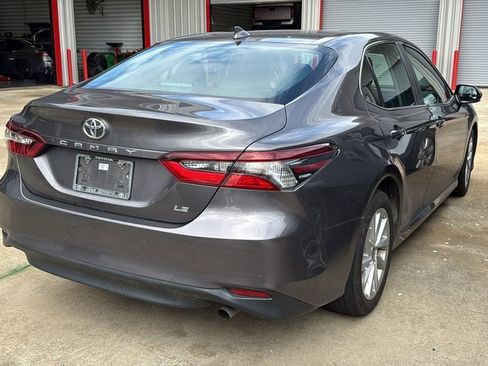 Used 2022 Toyota Camry LE image 3