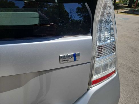 Used 2012 Toyota Prius Two FWD image 7