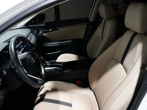 Used 2019 Honda Civic Touring image 16