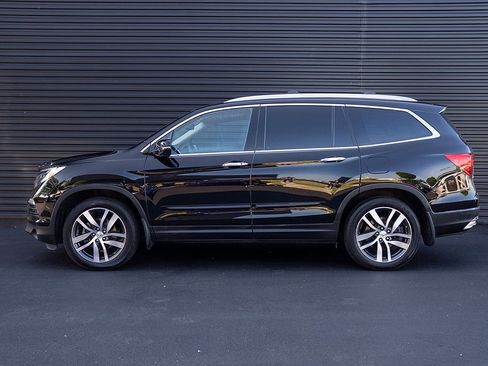 Used 2016 Honda Pilot Touring image 2