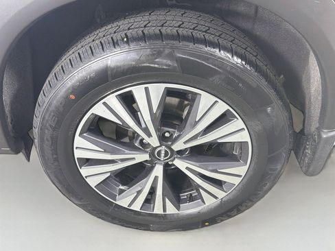 Used 2023 Nissan Rogue SV FWD image 11