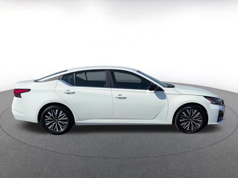Used 2026 Nissan Altima 2.5 SV FWD image 15