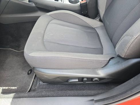 Used 2025 Subaru Crosstrek 2.5i Premium AWD/4WD image 15