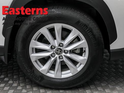 Used 2023 Toyota Corolla Cross LE image 30