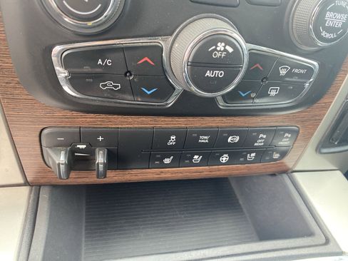 Used 2018 RAM 2500 Laramie w/ Convenience Group image 16