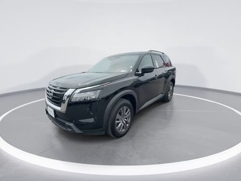 Certified 2025 Nissan Pathfinder SV FWD image 4
