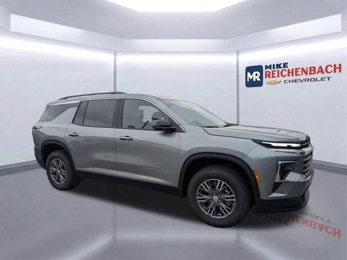New 2026 Chevrolet Traverse LT w/ Driver Confidence Package FWD image 2