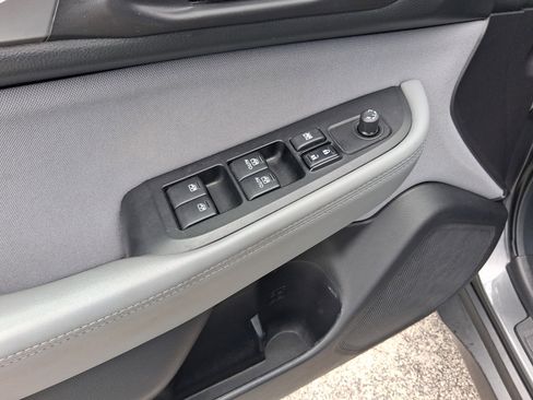 Used 2018 Subaru Outback 2.5i Premium image 13