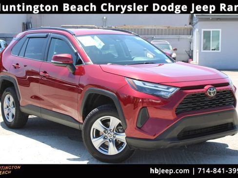 Used 2022 Toyota RAV4 XLE FWD image 1