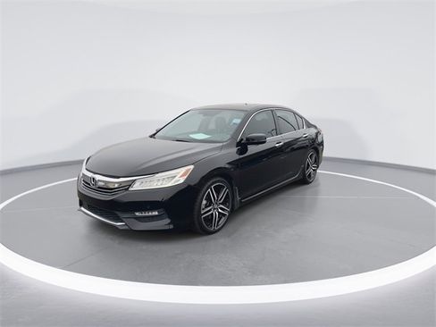 Used 2016 Honda Accord Touring image 3