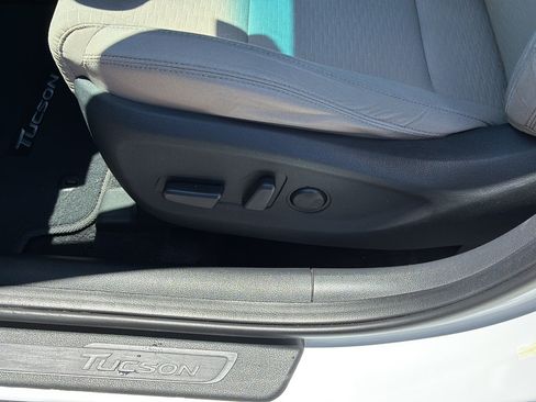 Used 2021 Hyundai Tucson Value FWD image 14