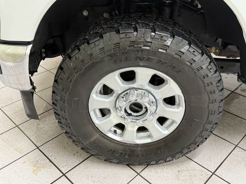 Used 2024 Ford F350 XLT AWD/4WD image 12