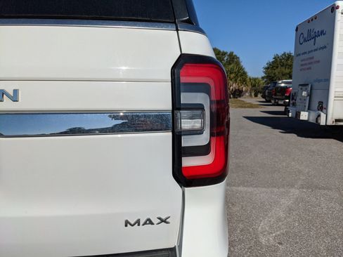 Used 2024 Ford Expedition Max Limited image 12