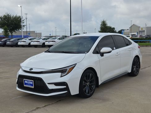 Used 2024 Toyota Corolla SE FWD image 8