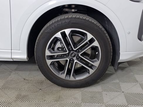Certified 2025 Audi Q5 Premium w/ 19" Wheel Package AWD/4WD image 10