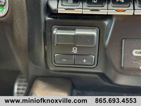 Used 2023 GMC Sierra 2500 Denali w/ Denali Black Diamond Edition AWD/4WD image 32