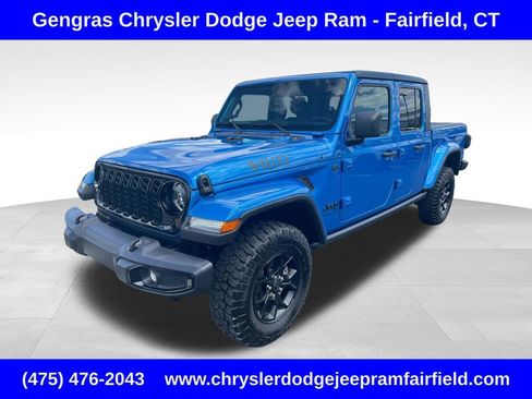 Certified 2025 Jeep Gladiator Sport AWD/4WD image 3