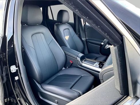 Used 2025 Mercedes-Benz GLA 250 4MATIC image 11