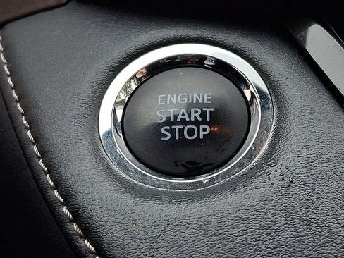 Used 2013 Toyota RAV4 Limited image 28