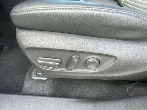 Used 2024 Toyota Highlander XSE image 16