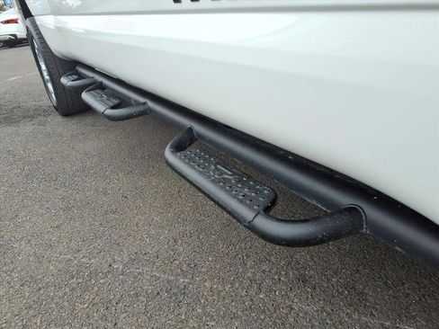 Certified 2024 Nissan Titan SV w/ SV Convenience Package image 11